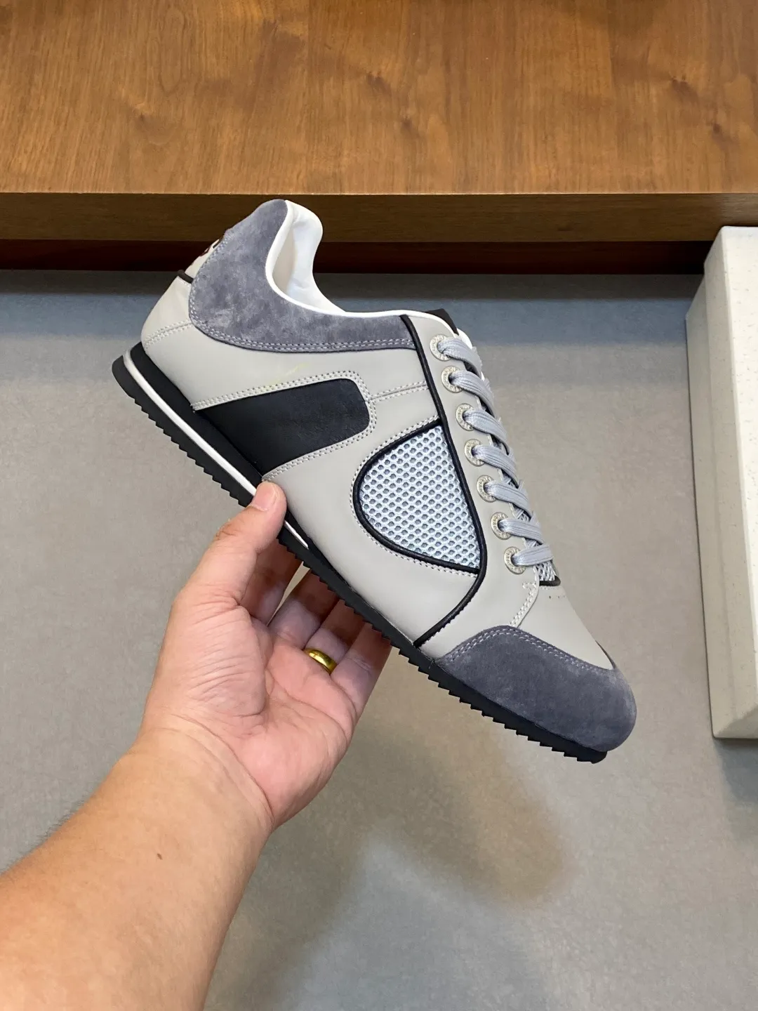 Men's shoes💰740 Dolce&Gabbana DG Cushion calfskin skate shoes｜Embellished with DG logo｜Lightweight, grippy two-tone TPU outsole adopts innovative design to provide excellent performance｜Jacquard label adds timeless style｜Original imported cowhide｜Multiple material splicing design｜Imported cowhide lining Cowhide foot pads｜Original TPU two-color elastic outsole Size: 39-44 (customized at 38.45.46)